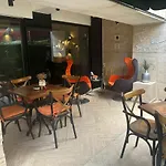 The Place Suit & Apartments
