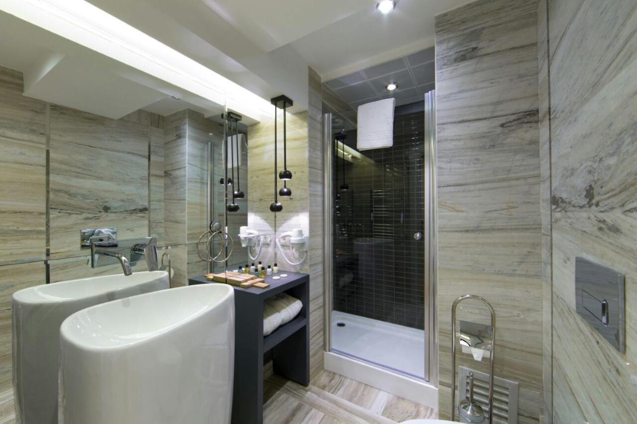 Hotel The Place & Istanbul