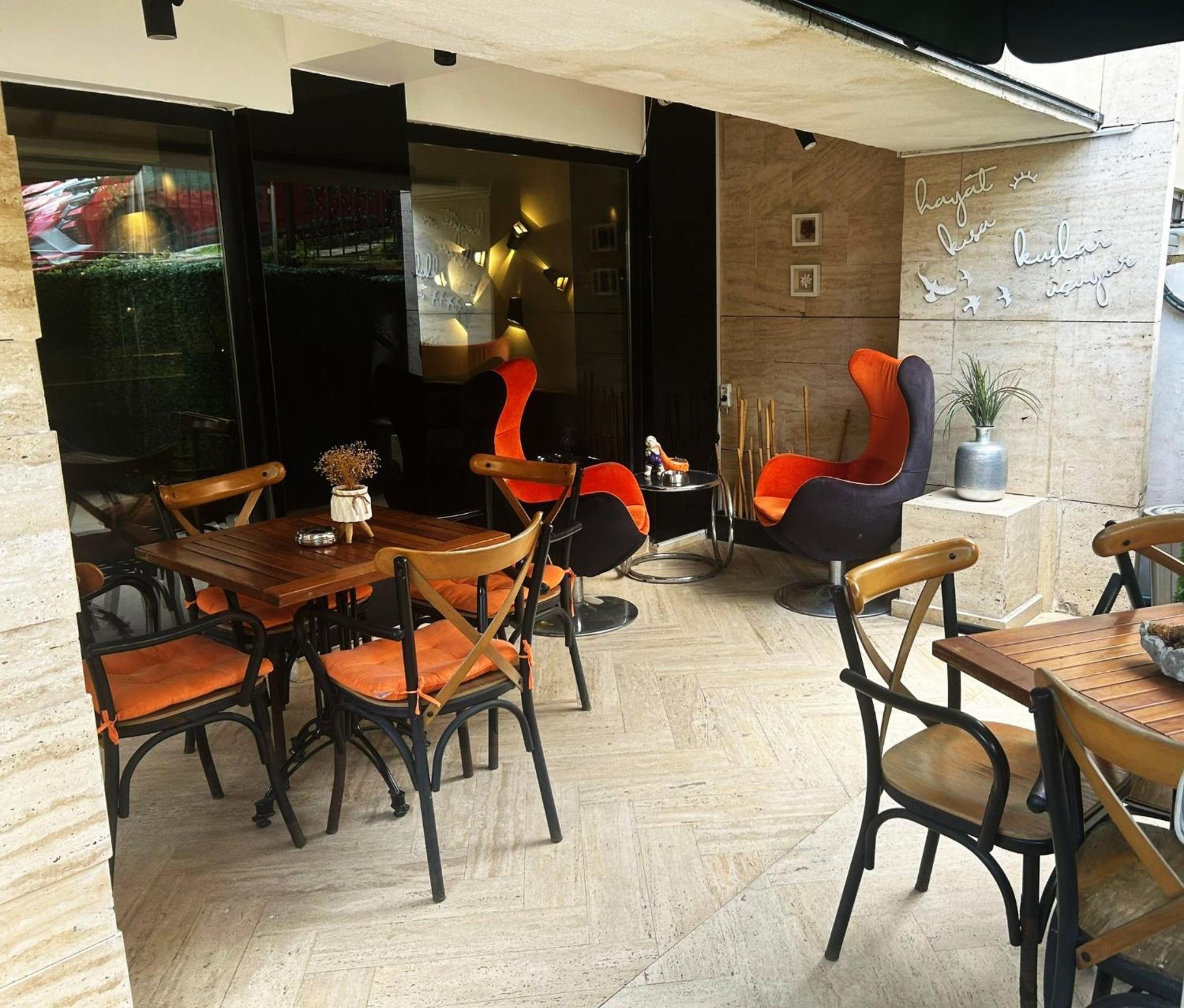 Hotel The Place & Istanbul
