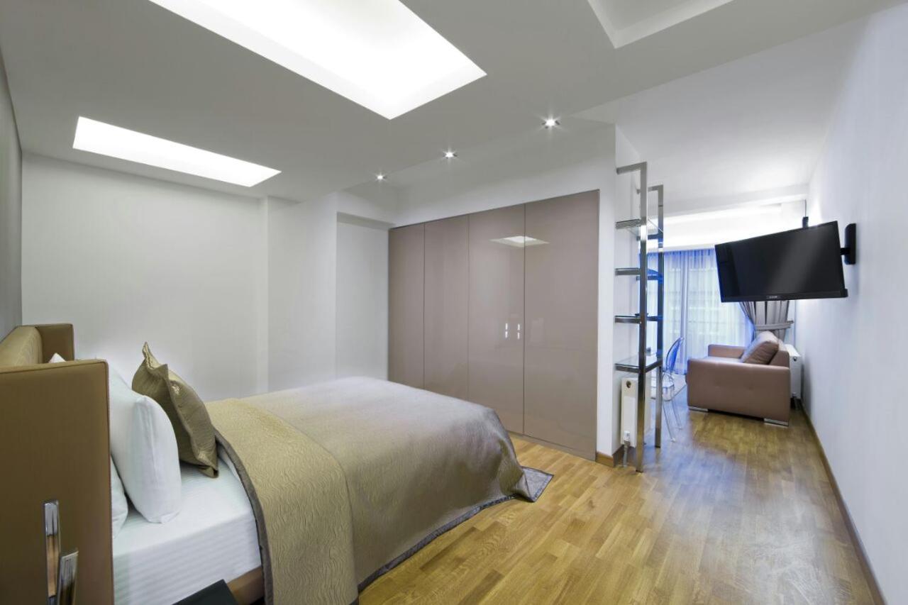 Hotel The Place & Istanbul