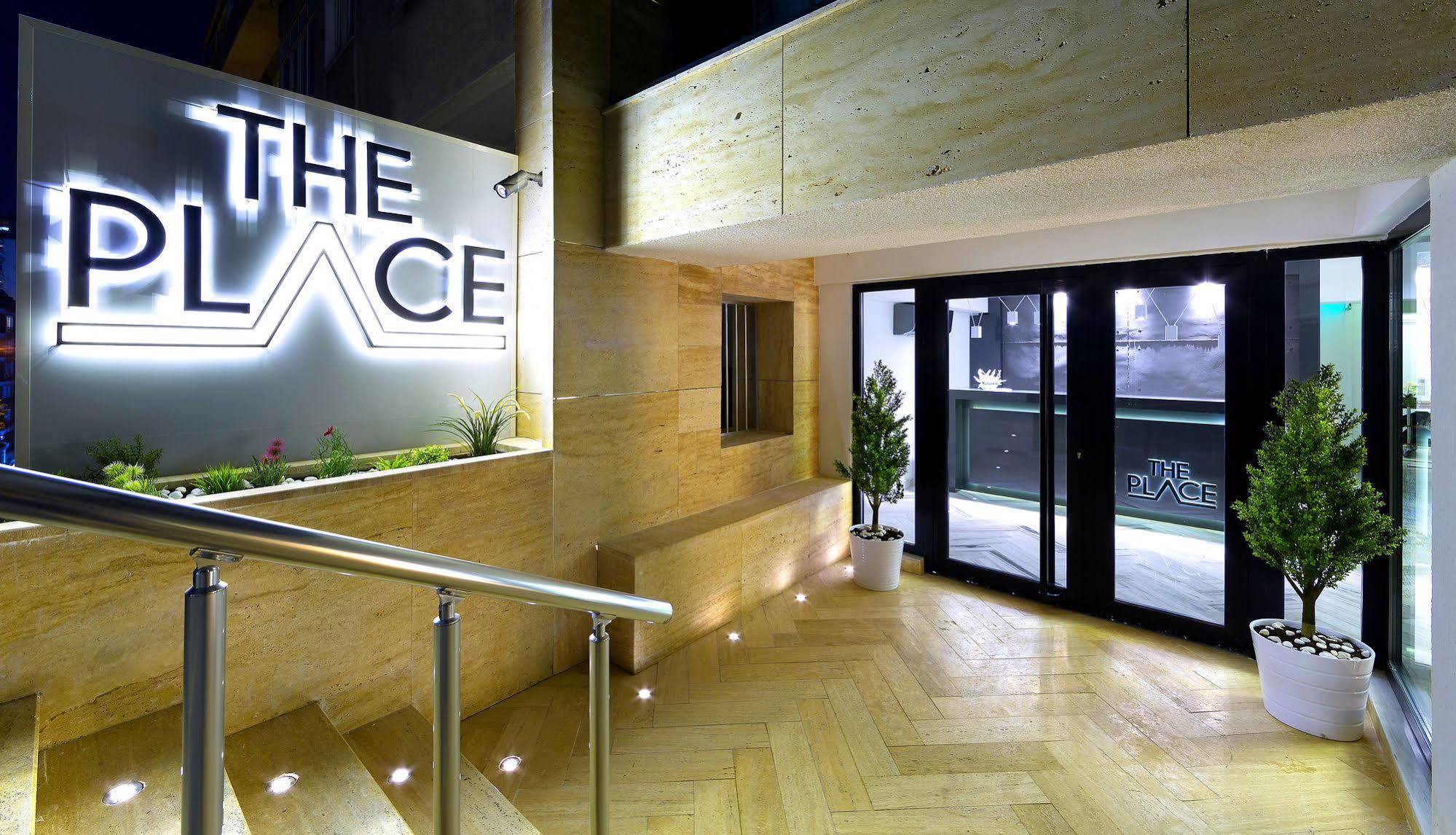 Hotel The Place &